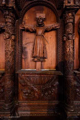 F2016___09861 Sucre, musée-couvent de la Recoleta, église Ste Anne. Sculptures du XVIIe siècle rendant hommage aux pères franciscains partis évangéliser Nagasaki (japon) et...