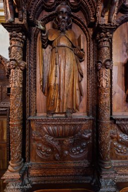 F2016___09863 Sucre, musée-couvent de la Recoleta, église Ste Anne. Sculptures du XVIIe siècle rendant hommage aux pères franciscains partis évangéliser Nagasaki (japon) et...