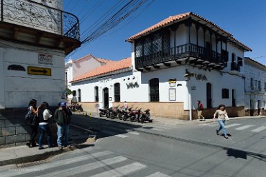 F2016___09877 Sucre, au croisement des rues Grau et Simon Bolivar