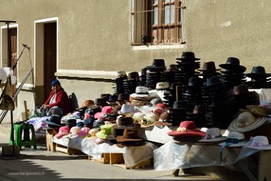 F2016___09516 Tarabuco, dimanche jour de grand marché. Toute la campagne environnante est ici et, contrairement à ce qui peut être dit ici ou là, nous n'avons pratiquement...