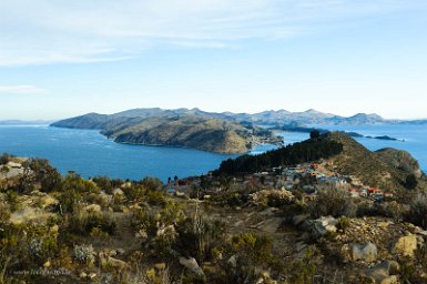 F2016___15090 Lac Titicaca, Ile du Soleil, vue vers Yumani et au delà, Yampupata, Copacabana et le Pérou