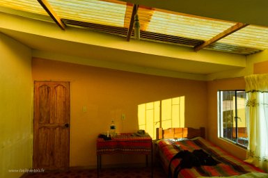 F2016___15331 Chunavi, chambre dans la famille de Jaime Quispe. La toiture n'est certes pas très isolante mais permet un réchauffage ultra rapide le matin dès le lever de...