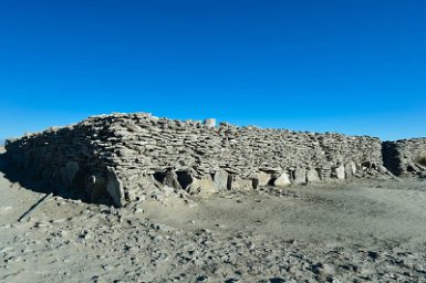 F2016___13793 Près de Ouel Qarani, fermes abandonnées, enclos à lamas