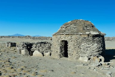 F2016___13798 Près de Ouel Qarani, fermes abandonnées