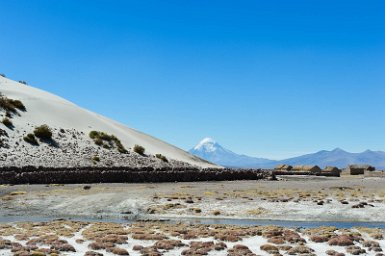 F2016___14020 Lagune Sakewa, source soufrée et vue sur le Sajama