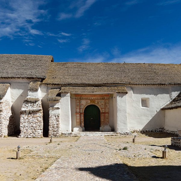 Curahuara Petite ville à la limite nord du département d'Oruro, Curahuara de Carangas est surtout connue pour sa célèbre Chapelle...