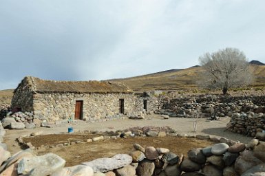 F2016___13598 Coquesa, au bord du salar, un village agricole que seul le tourisme pourrait voir renaître.