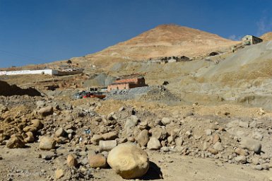F2016___10179 Potosi, au pied du Cerro Rico, 15-20 000 mineurs extraient ici principalement du plomb, du zinc et un peu d'argent. La mine est exploitée depuis 1985 dans des...