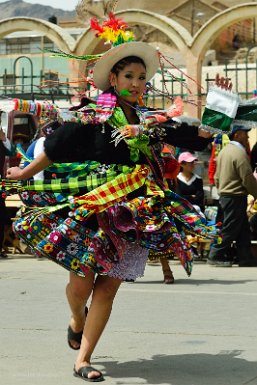 F2016___10981 Potosi, Ch'utillos, Fraternité Thinku du collège du maréchal Otto Felipe Braun (héros allemand de l'indépendance bolivienne)