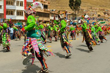 F2016___10990 Potosi, Ch'utillos, Fraternité Thinku du collège du maréchal Otto Felipe Braun (héros allemand de l'indépendance bolivienne)