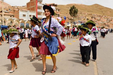 F2016___11065 Potosi, Ch'utillos, Fraternité fiesta de Vila Costa, collège national de Chaqui