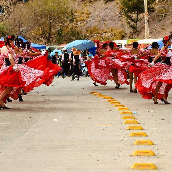 Ch'utillos (ou Chutillos) Deux jours d'une immense fête qui rassemble près de 200 associations de danseurs, pour l'essentiel locales. Une...