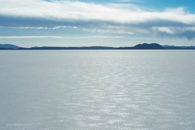 F2016___13421 Salar d'Uyuni, désert de sel de 10500 km2, à 3700m d'altitude, fin d'après midi