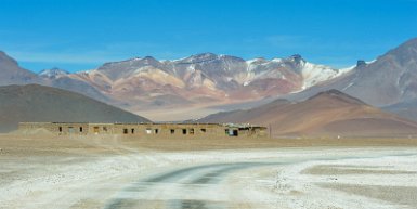 F2016___12942 Montagne des Candelieres au delà du désert de Dali