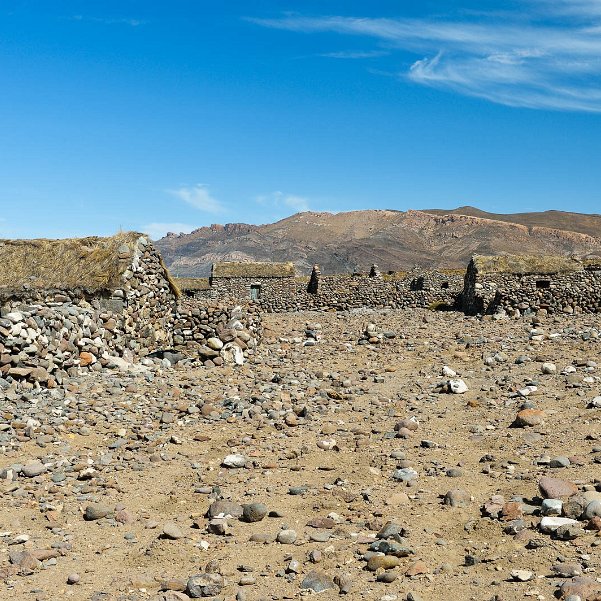 Coquesa Juste au nord du Salar d'Uyuni, une zone agricole que la sécheresse détruit et que le tourisme ne sauve pas encore....