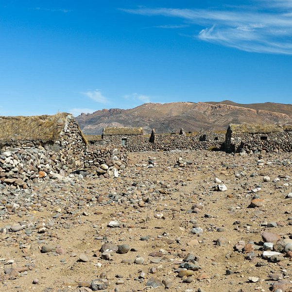 Coquesa Juste au nord du Salar d'Uyuni, une zone agricole que la sécheresse détruit et que le tourisme ne sauve pas encore....