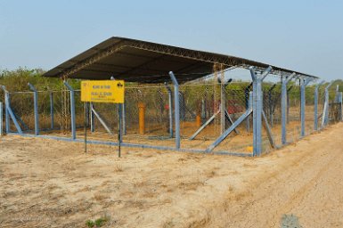 F2016___16320 Parc naturel de Kaa-iya del Gran Chaco, installation du gazoduc le long de la piste.