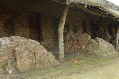 F2016___08910 Samaipata, El Fuerte : templo de las sacristias, utilisé par les incas (fin du XVe siècle) avec des alcôves pour les momies et les idoles.