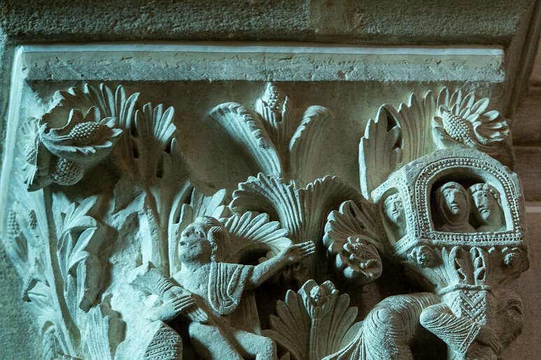 20210726__00152-30 Cathédrale d'Autun: Samson renversant le temple. Samson, nazir, dont la force résidait dans les cheveux est le héros juif de nombreuses légendes dans lesquels...