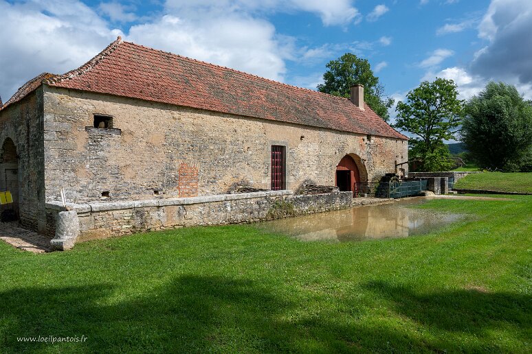 20210725__00152-29 Grande forge de Buffon: vue sur la fenderie (où l'on aplatit le fer à l'aide de laminoirs)