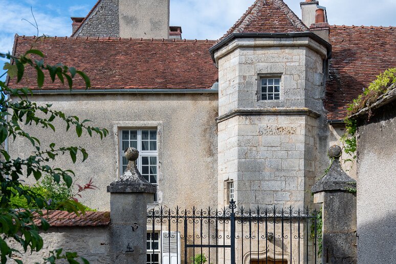 20210725__00152-91 Flavigny sur ozerain: maison de Jacques Reynaud, 4 rue Lacordaire