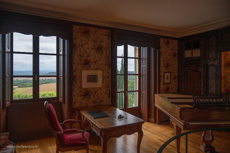 20210724__00159-20 Vézelay, musée Zervos: bureau de Romain Rolland