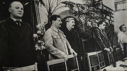 20220509__00221-21 Gori, musée Staline, avec les dirigeants du PC français, dont Maurice Thorez au premier plan
