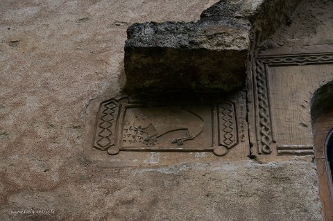 20220510__00087-20 Monastère d'Ubisa: détail porte entrée église