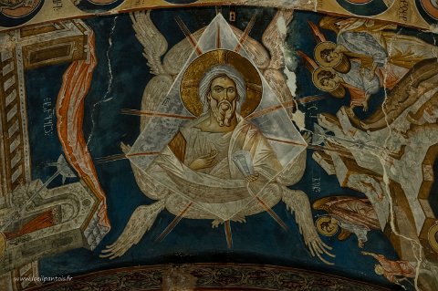 20220510__00087-31 Monastère d'Ubisa, église du IXe s, fresques byzantines du XIVe s, détail du plafond