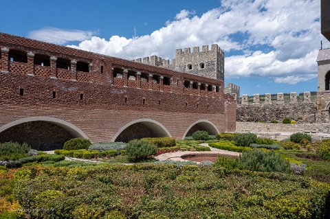 20220515__00167-31 Chateau de Rabati à Akhaltsikhé, élèments de la forteresse. Le mur de brique est l'une des