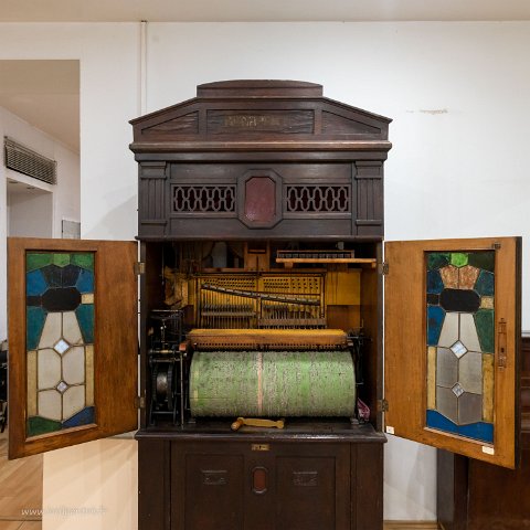 20220505__00126-103 Musée national des instruments de musique: orchestrion offert par Napoléon III à à Charles Louis Napoléon Achille Murat (1847-1895) petit neveu de Napoleon Ier...