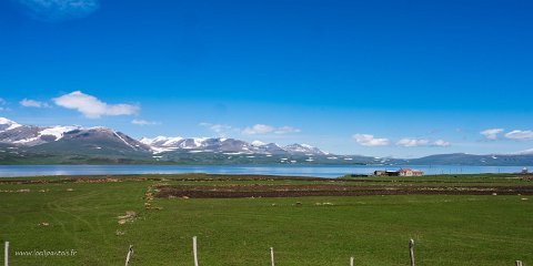 20220517__00126-51 Poka, 2080m, vue sur le lac Paravani et les montagnes Abul-Samsari et leurs sommets vers 3000m.