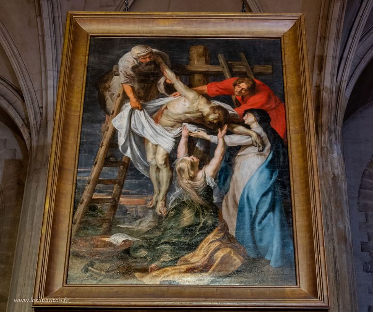 20210902__00281-3 Eglise Saint Jean Baptiste: descente de croix (1610) attribuée à Pierre Paul Rubens.. Aux pieds du Christ, Marie Madeleine et à ses côtés la Vierge Marie....