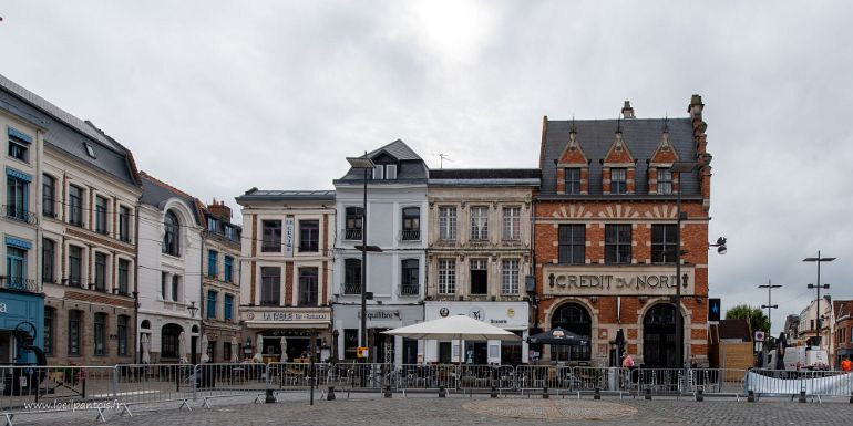 20210910__00390-14 Grand place de Bethune, façades