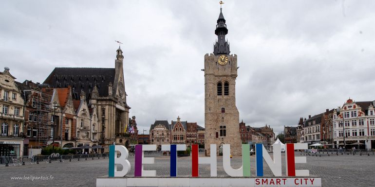 20210910__00390-16 Grand place de Bethune, beffroi, XIVe s largement reconstruit après la première guerre mondiale