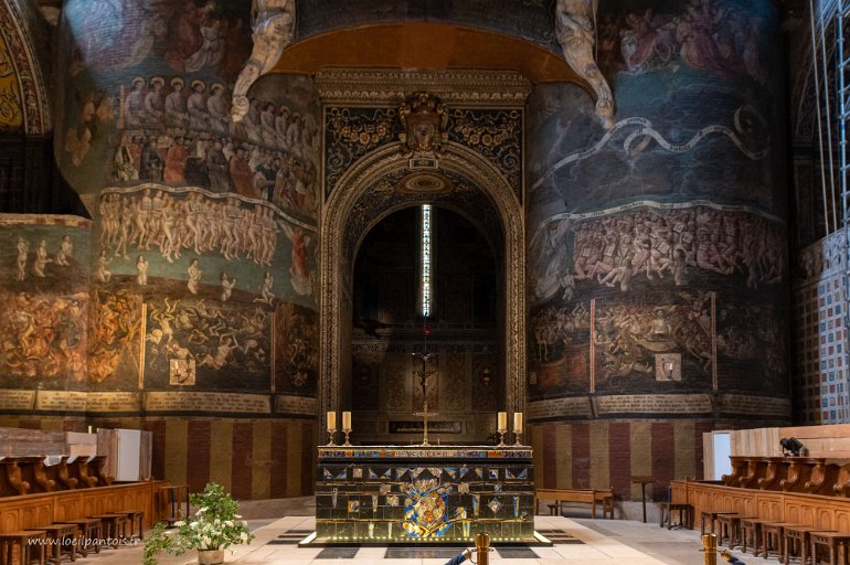 20200724__00267-40 Cathédrale Ste Cécile: derrière le maitre autel, le jugement dernier (1474-1484) mutilé en 1693 pour l'ouverture vers la chapelle St Clair