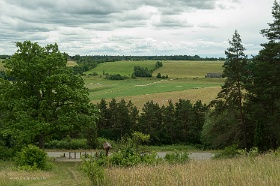 20180624__00328-10 Avant Sabile, à l'entrée du comté de Talsi, Greju Kalna (la colline grise) exceptionnel belvédère à 83m d'altitude!