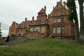 20180624__00328-2 Le Chateau de Jaunmoku eut une rude histoire: après quelques propriétaires, nationalisé, sanatorium d'enfants, école russe de sous-officiers, hopital militaire...