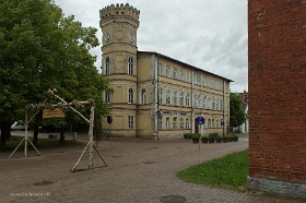 20180624__00328-31 Kuldiga, rue de Liepaja. Ville magnifiquement préservée qui fut le lieu de tournage de très nombreux films