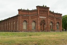 20180625__00328-24 Liepaja, Karosta, le manège, 1904, fortement abimé durant la deuxième guerre et utilisé ensuite comme entrepot par les soviétiques.