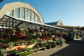 20180620__00257-54 Marché aux fleurs devant le Central tirgus