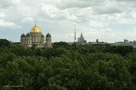 20180622__00735-135 Musée national des arts de Lettonie, vue vers le sud-est sur la Cathedrale orthodoxe, l'Académie des sciences et la tour de la télévision