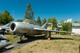 20180627__00348-132 Aéroport de Riga, musée de l'aviation de Riga, MiG-15UTI, 1949, avion d'entrainement