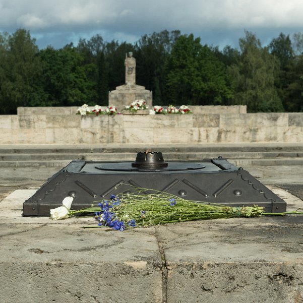 Les Cimetières Au Nord de la ville, dans les bois, se trouve l'essentiel des cimetières de Riga. Un mémorial aux victimes de la...