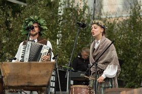 20180622__00735-247 Quai du 11 Novembre, veille du Ligo, cloture du festival international de folklore de la Baltique avec des groupes lettons, lituaniens, estoniens et georgiens.