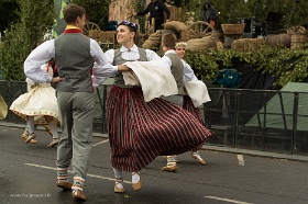 20180622__00735-258 Quai du 11 Novembre, veille du Ligo, cloture du festival international de folklore de la Baltique avec des groupes lettons, lituaniens, estoniens et georgiens.