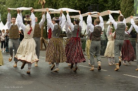 20180622__00735-265 Quai du 11 Novembre, veille du Ligo, cloture du festival international de folklore de la Baltique avec des groupes lettons, lituaniens, estoniens et georgiens.