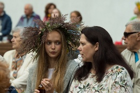 20180623__00392-112 Fête du Ligo à Dzeguzkalns, coiffure traditionnelle