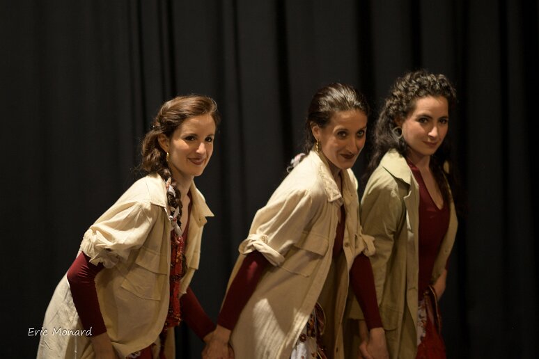 Compagnie Sohan 20260408 (16) Filage au Théâtre de l'Uchronie, avec Laurie Billotet, Malesa Rinaldi, Alicia Jacquet Carrillo. Mise en scène Laurie Billotet assistée de Emeline Descharles