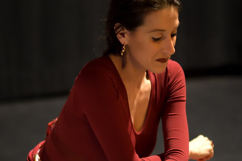 Compagnie Sohan 20260408 (27) Filage au Théâtre de l'Uchronie, avec Laurie Billotet, Malesa Rinaldi, Alicia Jacquet Carrillo. Mise en scène Laurie Billotet assistée de Emeline Descharles